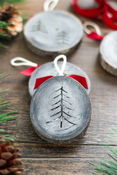 DIY Wooden Christmas Ornament Ideas